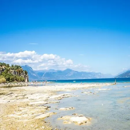 Nido Di Rondine Apt - Bilocale Moderno Con Piscina Sirmione