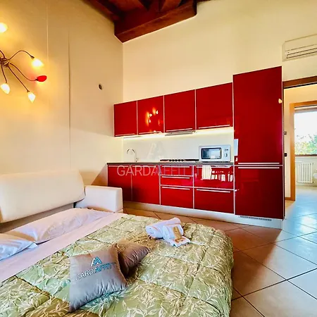 Nido Di Rondine Apt - Bilocale Moderno Con Piscina Apartment Sirmione