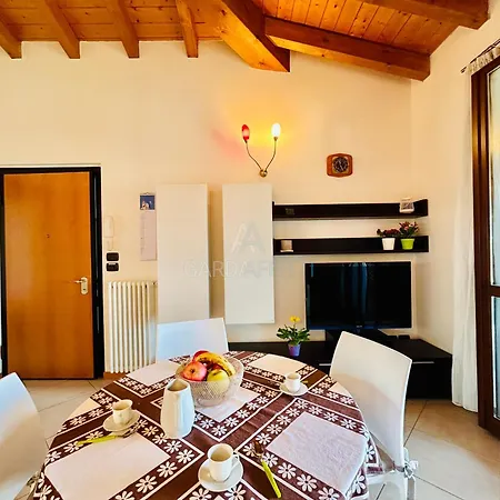 Nido Di Rondine Apt - Bilocale Moderno Con Piscina Apartment Sirmione